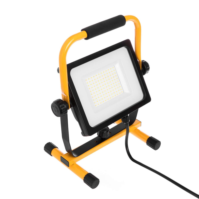 Work Light with Stand: 7,000 Lumen Light