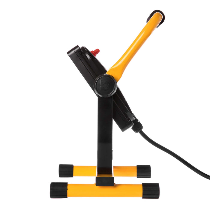 Work Light with Stand: 7,000 Lumen Light